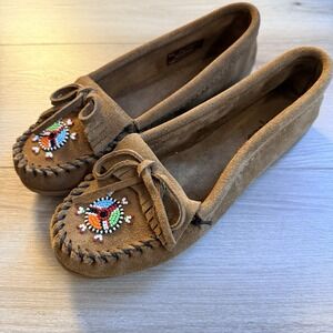 Women's Minnetonka Me To We Maasai Moccasins Brown Beaded Size 9.5